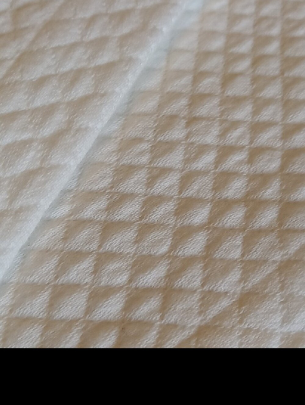 Williams Sonoma Cream Cotton Mini Diamond Matelasse Bed Skirt - Picture 4 of 10